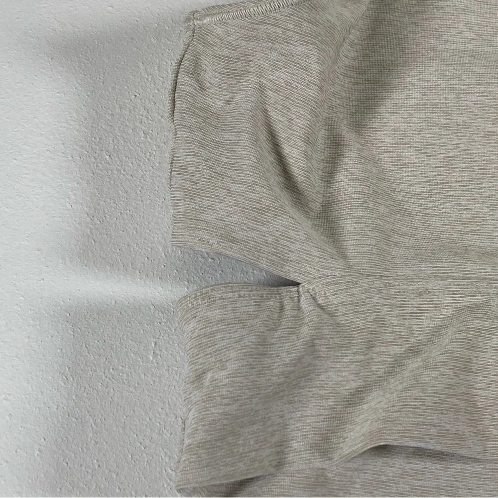 OUTDOOR VOICES Slash Back Open Back Cutout Crop Tank Heather Gray Sport Gym  M - Picture 4 of 10